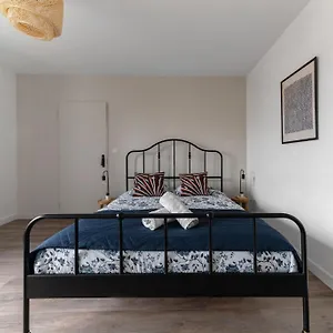Leon Blum - Design - Parking Apartment Clermont-Ferrand