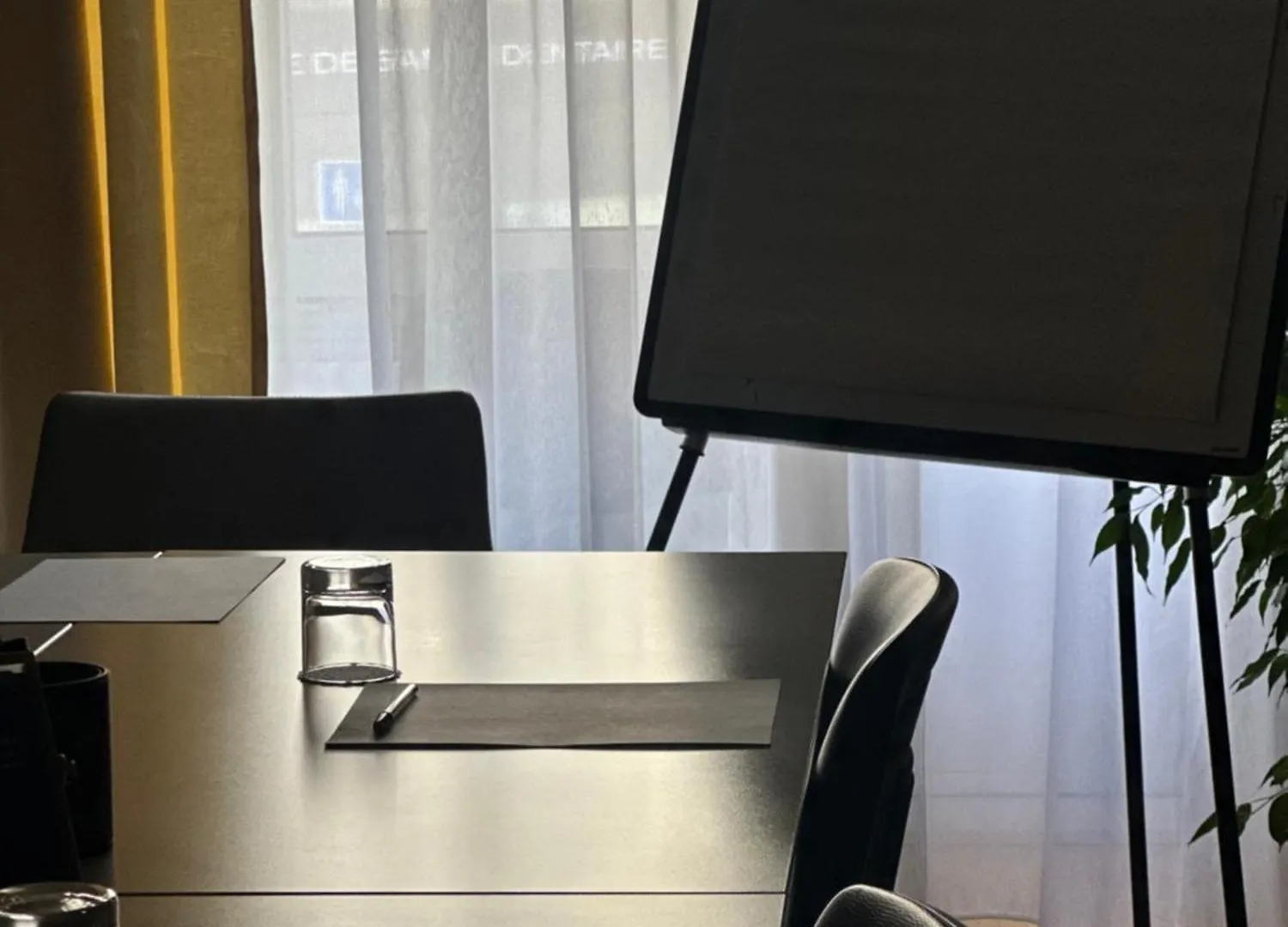 ***  Hotel Locomo - Gare De Lyon Bastille Paris France
