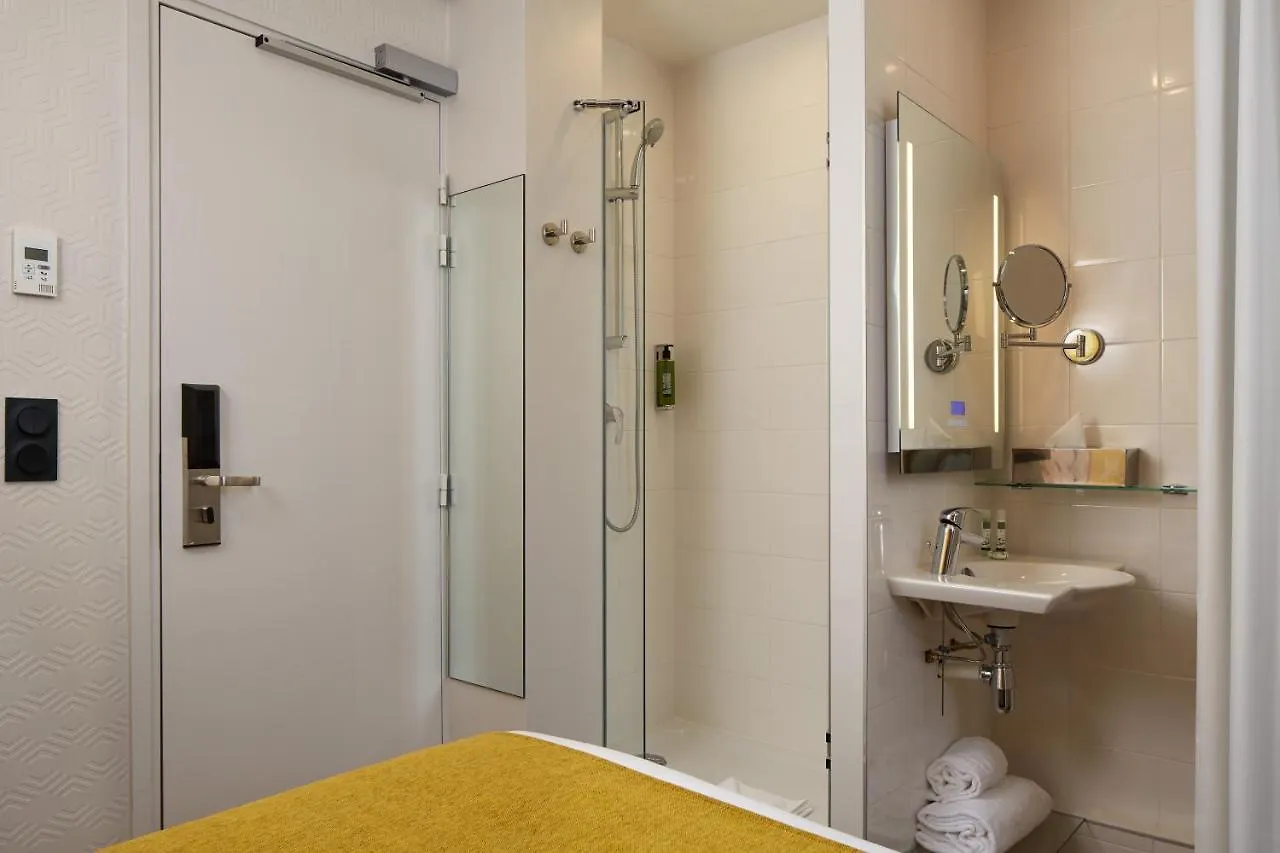 ***  Hotel Locomo - Gare De Lyon Bastille Paris France